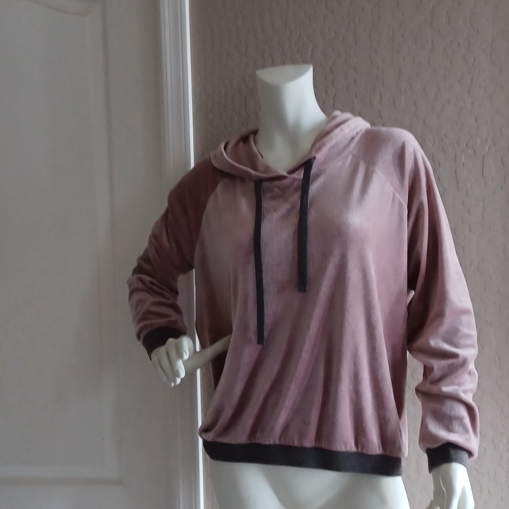 - alfaniWoman sweatshirt
